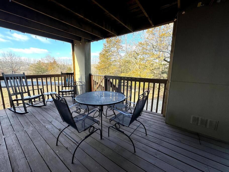 Modern Comfort: Updated Cozy Condo In Indian Point برانسون المظهر الخارجي الصورة