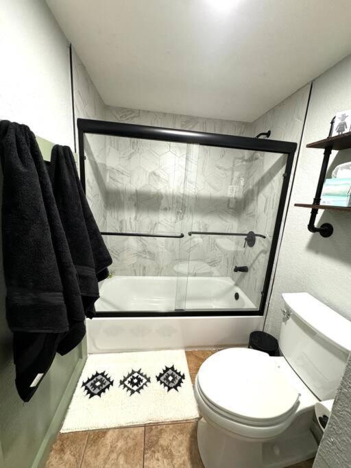 Modern Comfort: Updated Cozy Condo In Indian Point برانسون المظهر الخارجي الصورة