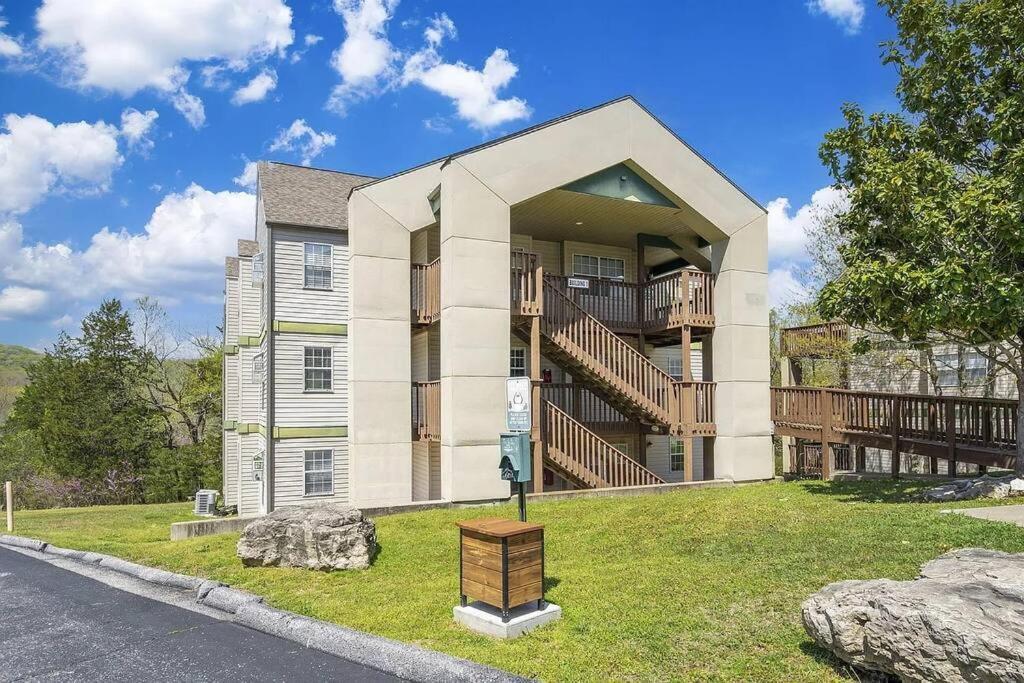 Modern Comfort: Updated Cozy Condo In Indian Point برانسون المظهر الخارجي الصورة
