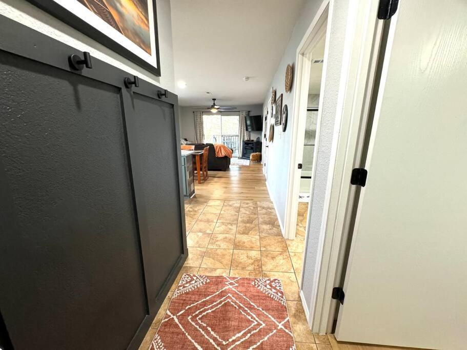 Modern Comfort: Updated Cozy Condo In Indian Point برانسون المظهر الخارجي الصورة