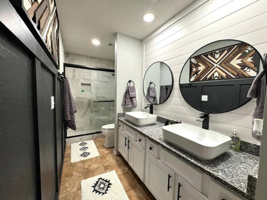 Modern Comfort: Updated Cozy Condo In Indian Point برانسون المظهر الخارجي الصورة