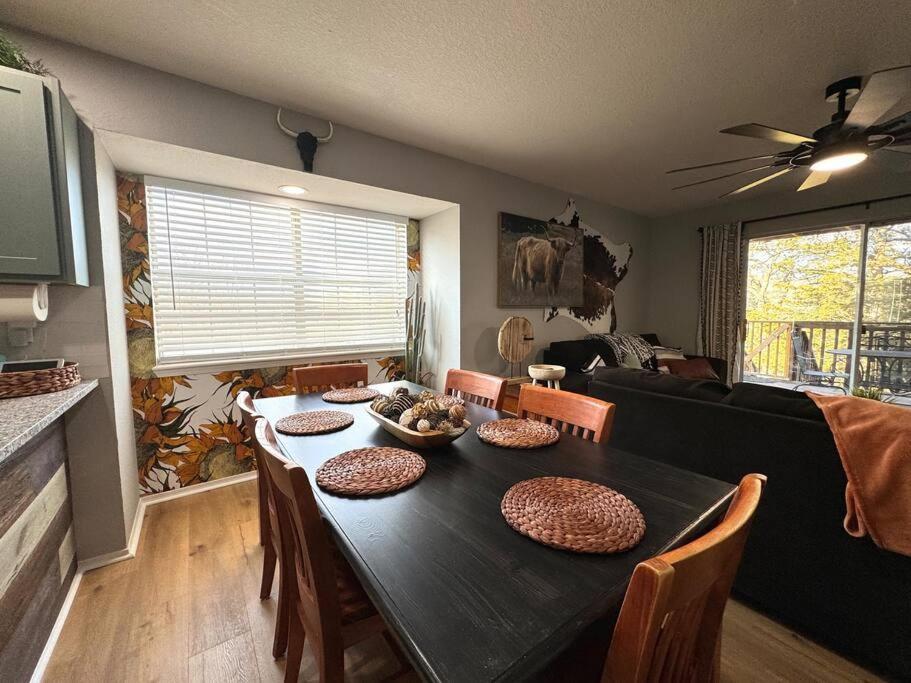 Modern Comfort: Updated Cozy Condo In Indian Point برانسون المظهر الخارجي الصورة