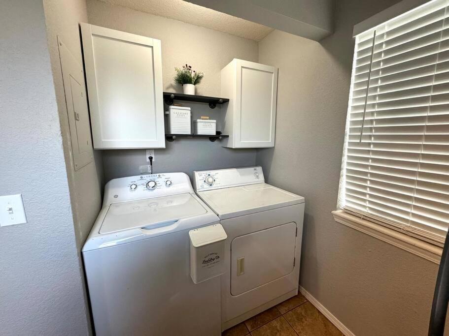 Modern Comfort: Updated Cozy Condo In Indian Point برانسون المظهر الخارجي الصورة