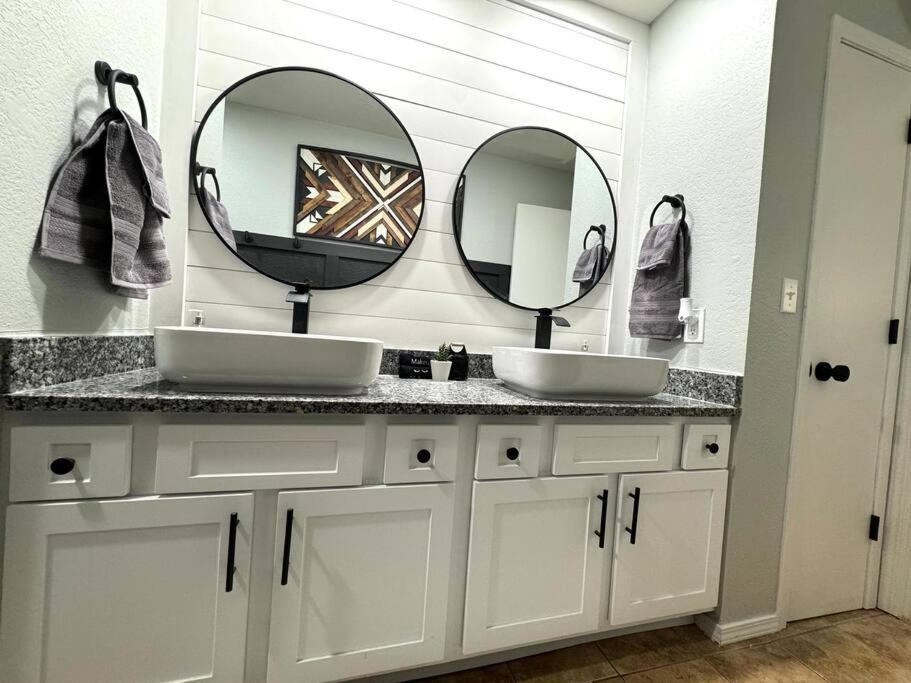 Modern Comfort: Updated Cozy Condo In Indian Point برانسون المظهر الخارجي الصورة